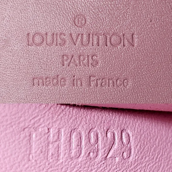 Authentic LOUIS VUITTON Vernis Walker Pink Tri-Fold Crossbody Wallet - Picture 11 of 14